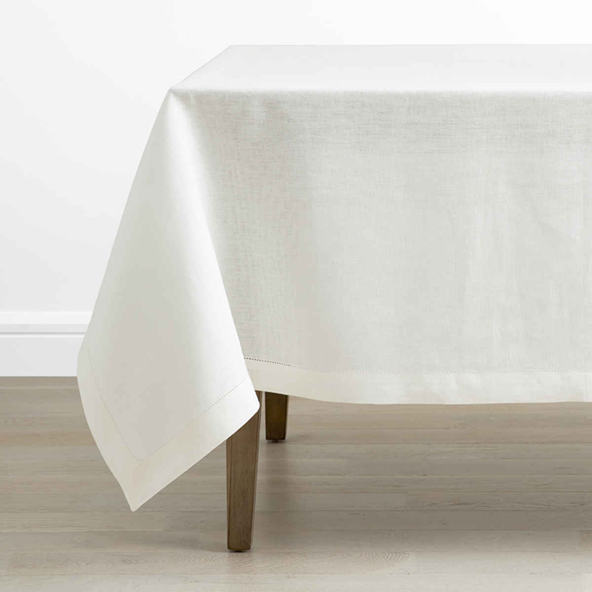 https://companystore-res.cloudinary.com/image/upload/f_auto,q_40,dpr_3.0/w_400,c_scale/webimages/80018a_tablecloth_offwhite_main?_s=RAABAB0