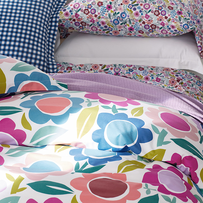 Joyful Flower Classic Cool Organic Cotton Percale Duvet Cover Set - White Multi, Full,White Multi