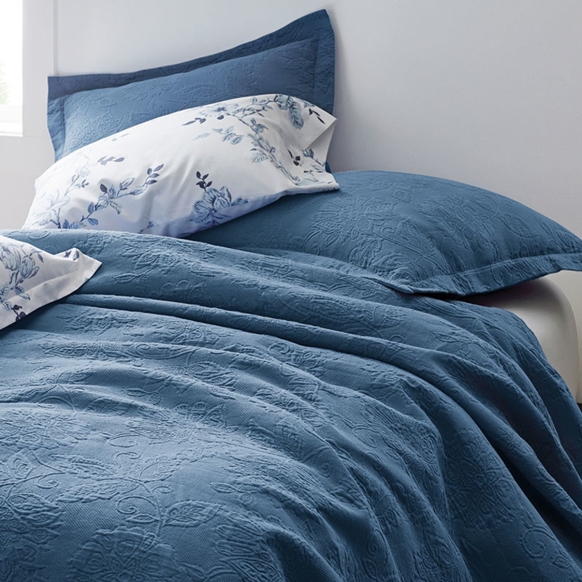 Putnam Cotton Matelassé Bedspread - Thyme,Thyme