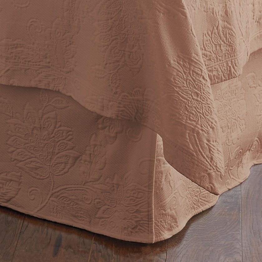 Putnam Cotton Matelassé Bed Skirt