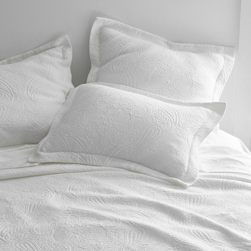 Hillcrest Cotton Matelassé Coverlet - White