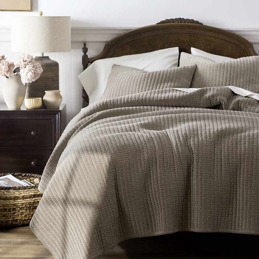 Straight Stitch Velvet Quilt - Mocha, Full/Queen,Mocha