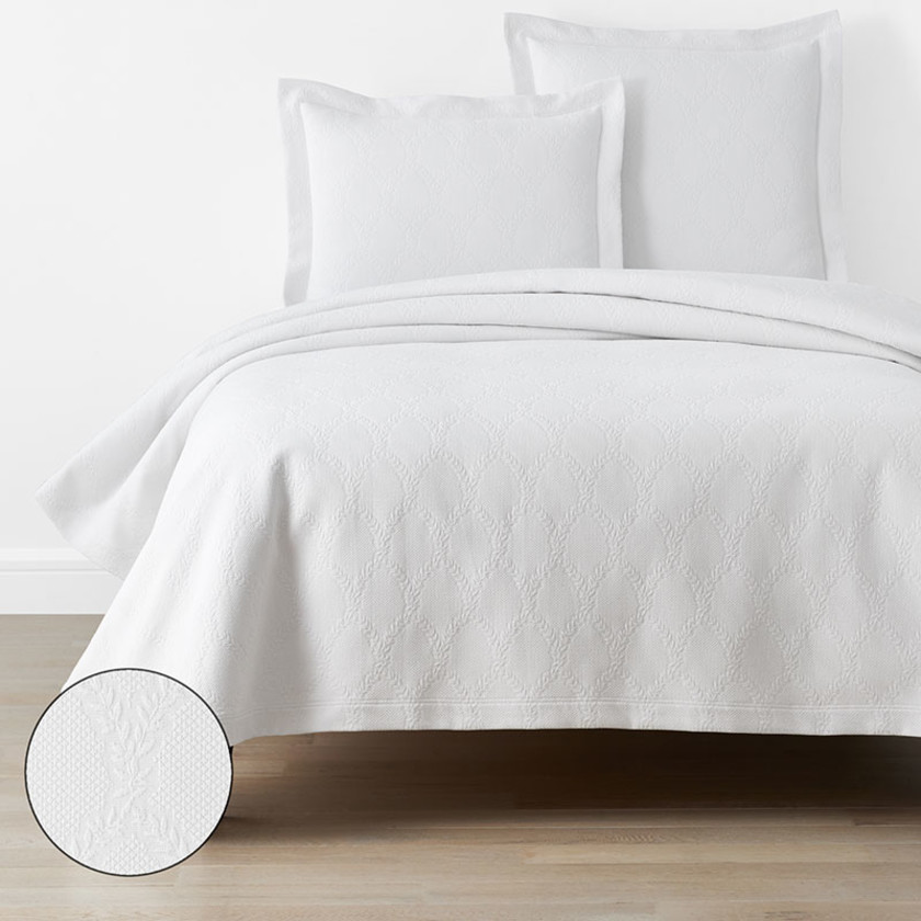 Laurel Matelasse Coverlet - Ivory, Full,Ivory