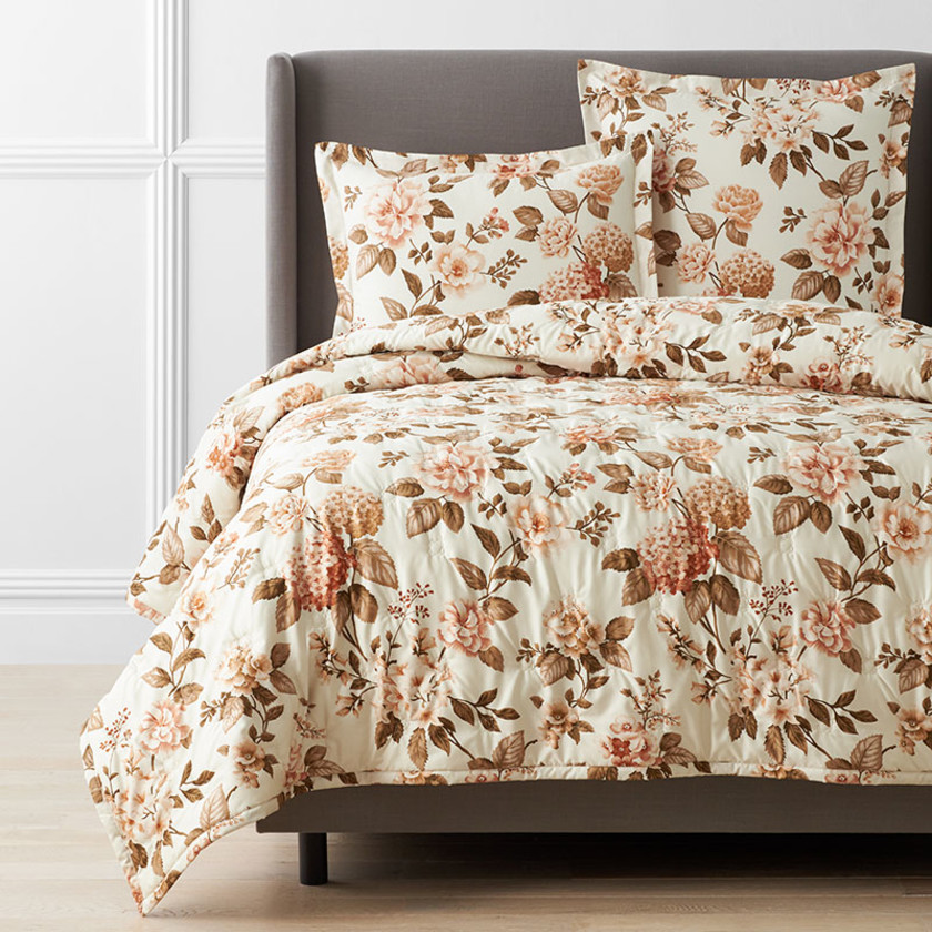 Blooming Flowers Premium Smooth Wrinkle-Free Sateen Quilted Coverlet