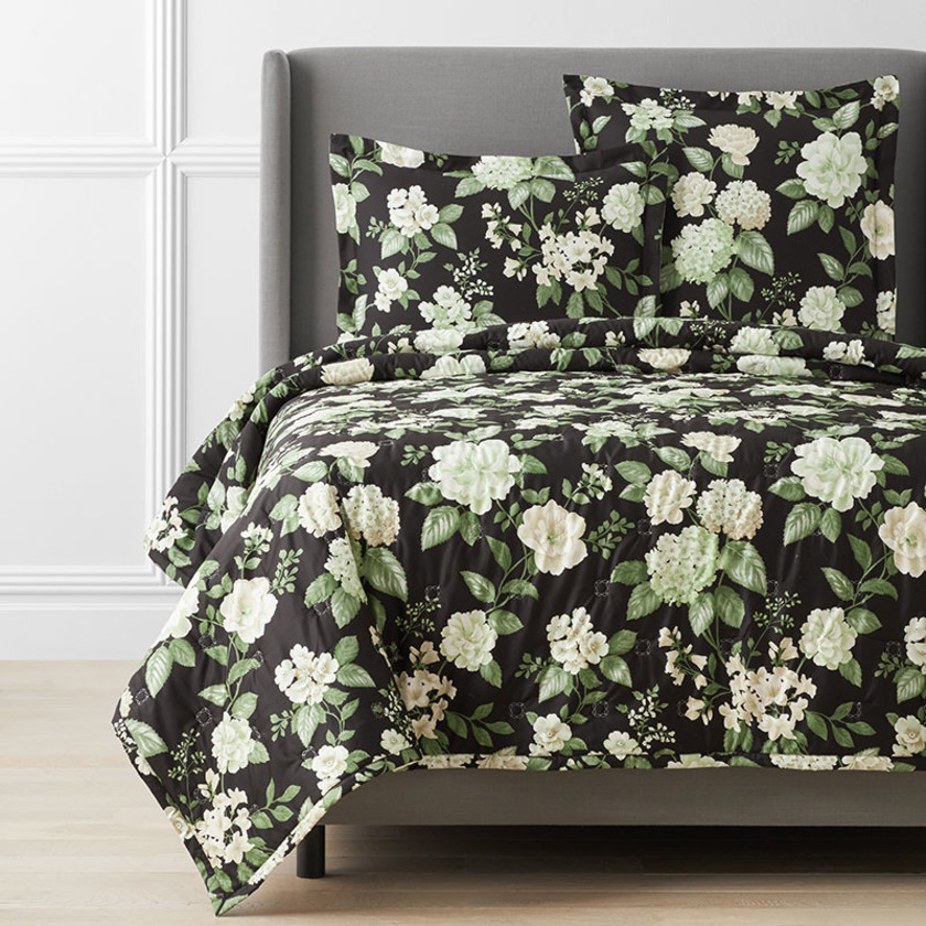 Blooming Flowers Premium Smooth Wrinkle-Free Sateen Quilted Coverlet