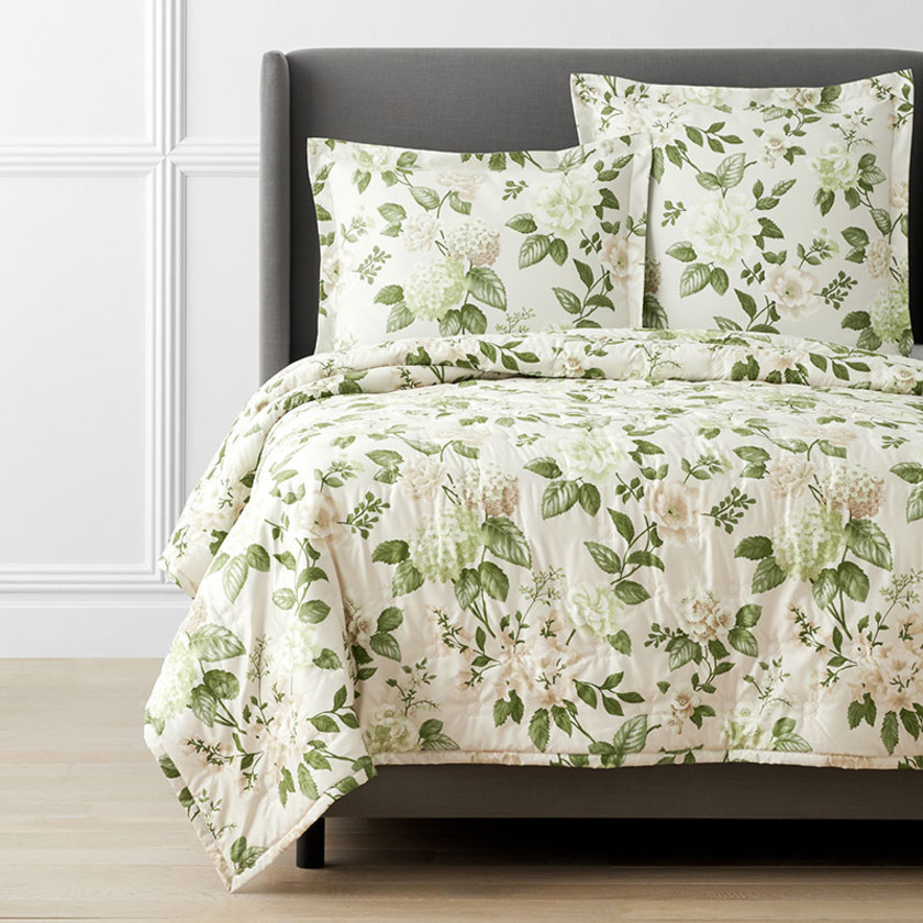 Blooming Flowers Premium Smooth Wrinkle-Free Sateen Quilted Coverlet