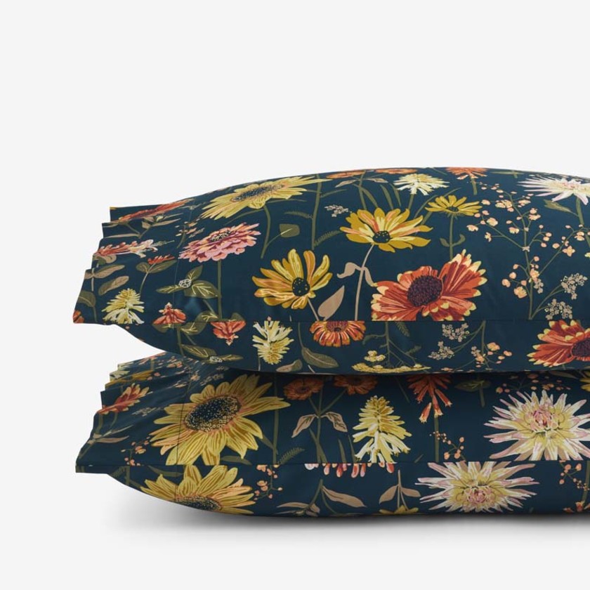 Daisies Classic Smooth Sateen Pillowcase Set