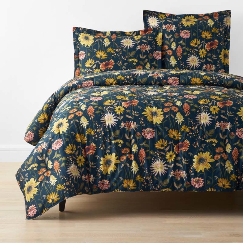 Daisies Classic Smooth Sateen Comforter