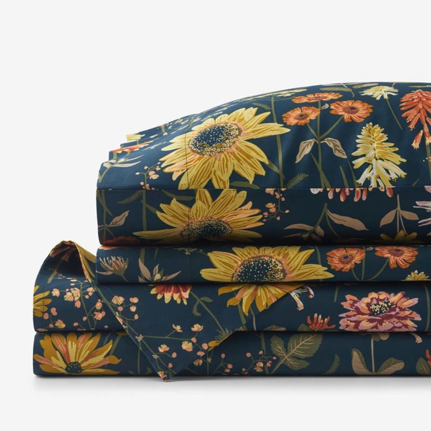 Daisies Classic Smooth Sateen Bed Sheet Set