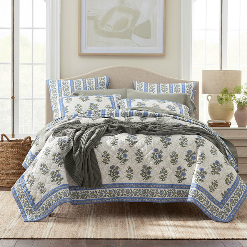 India Garden Reversible Quilt - White Multi, Twin/Twin XL,White Multi