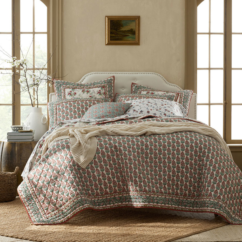 Tashi Reversible Quilted Sham - Cream/Red, Standard,CREAM/RED