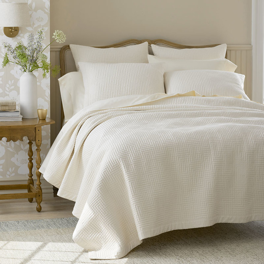 Premium Smooth Cotton Sateen Solid Quilt - Cream, Twin/Twin XL,Cream