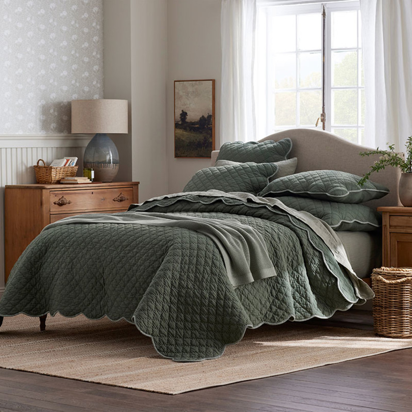 Scallop Quilt - Forest Green, Twin/Twin XL,Forest Green