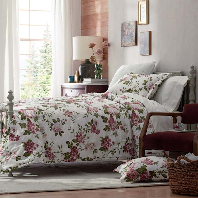 Victorian Bloom Premium Smooth Wrinkle-Free Sateen Quilted Coverlet - Ivory Multi, Twin/Twin XL,Ivory Multi