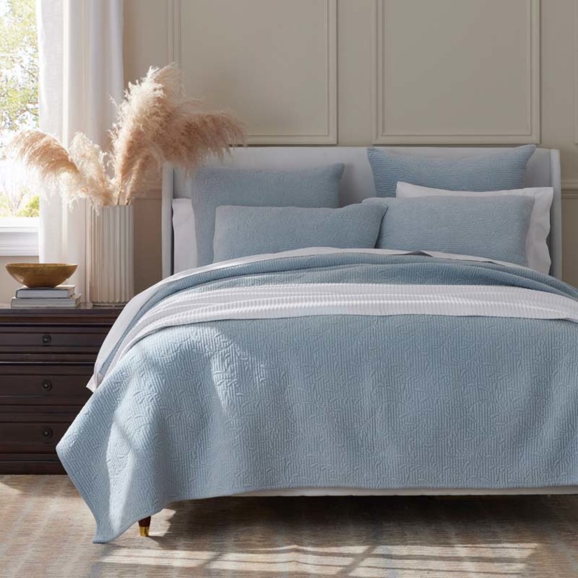 Tinsley Leaf Quilt - Blue, Full/Queen,Blue