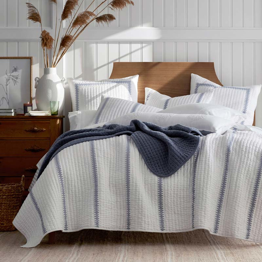 Rishika Quilt - White, Twin/Twin XL,White