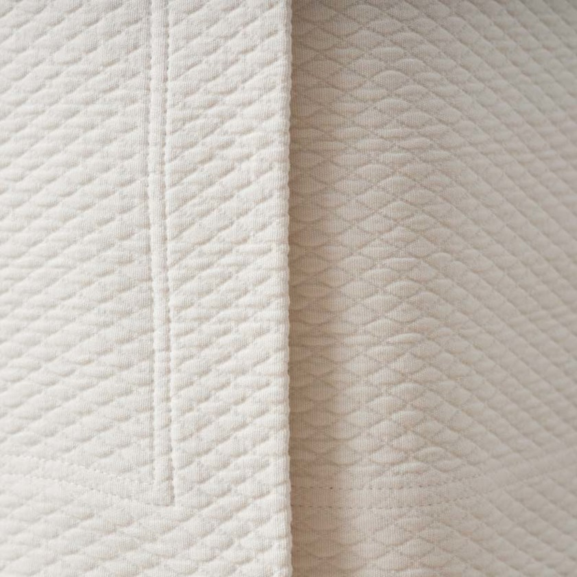 Matelassé 14 in. Bed Skirt - Diamond Weave Ivory, Twin,Diamond Weave Ivory