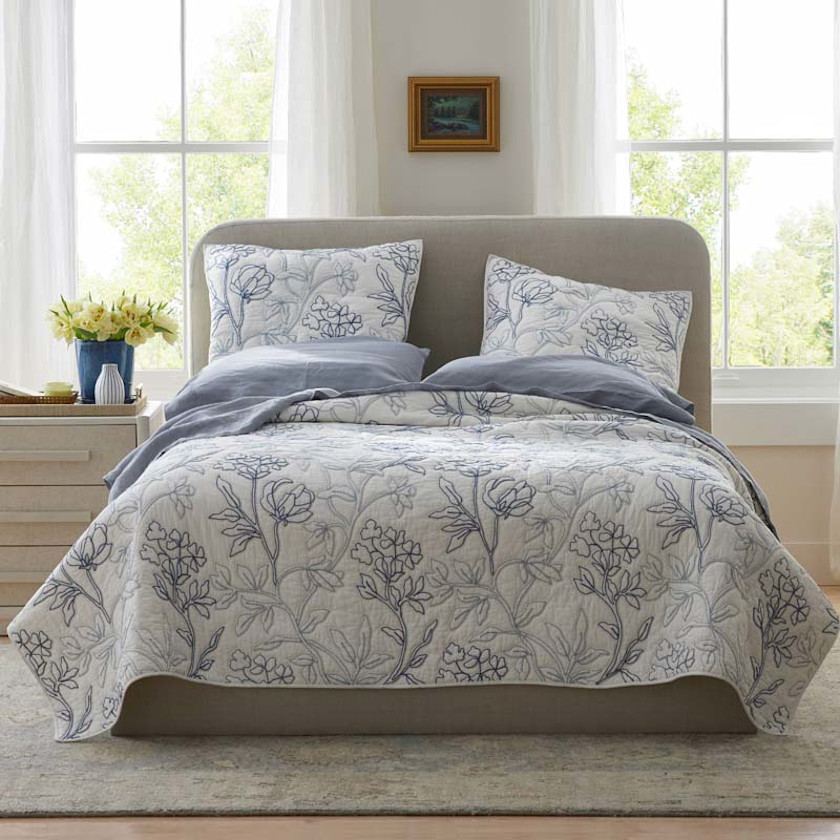 Rashika Garden Quilt,White