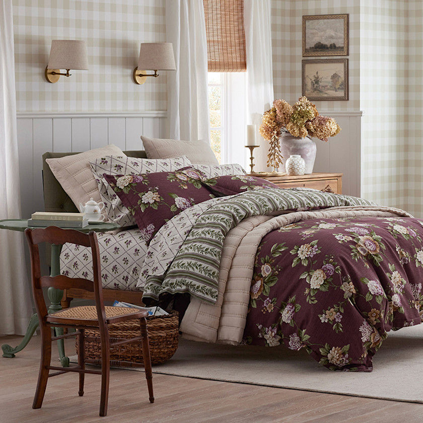 Peony Hydrangea Reversible Comforter - Burgundy, Twin/Twin XL,Burgundy