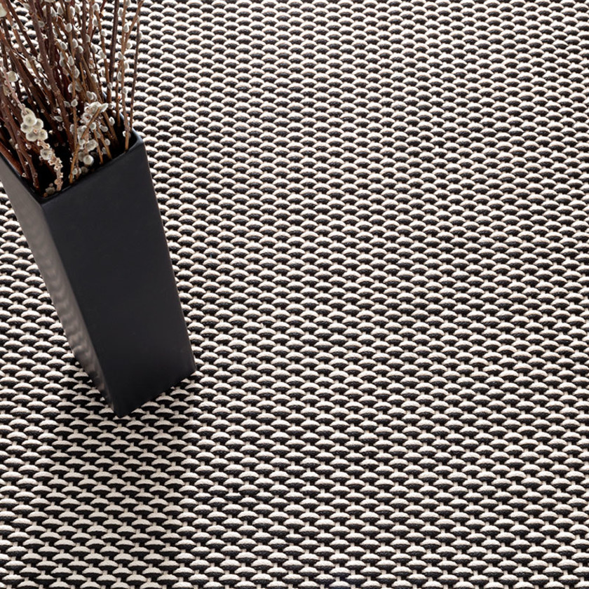 Two-Tone Handwoven Rope Doormat - Black/Ivory, 2' x 3',Black/Ivory