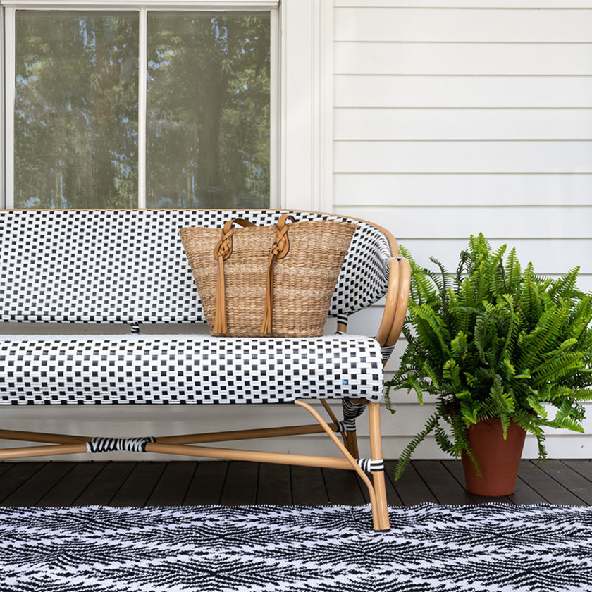 Diamond Leaf Handwoven Outdoor Rug -  Black, 2' x 3',Black