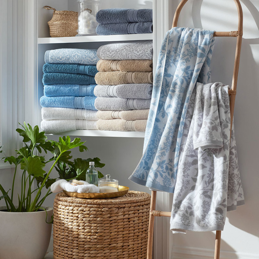 Ginkgo and Wildflower Jacquard Bath Towel - Wildflower Silver,Wildflower Silver
