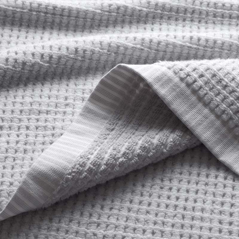 Textured Dot Bath Towel,Silver