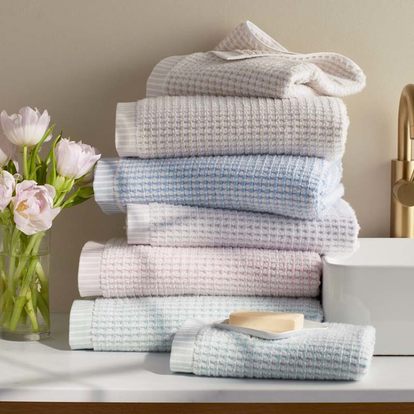 Textured Dot Bath Towel