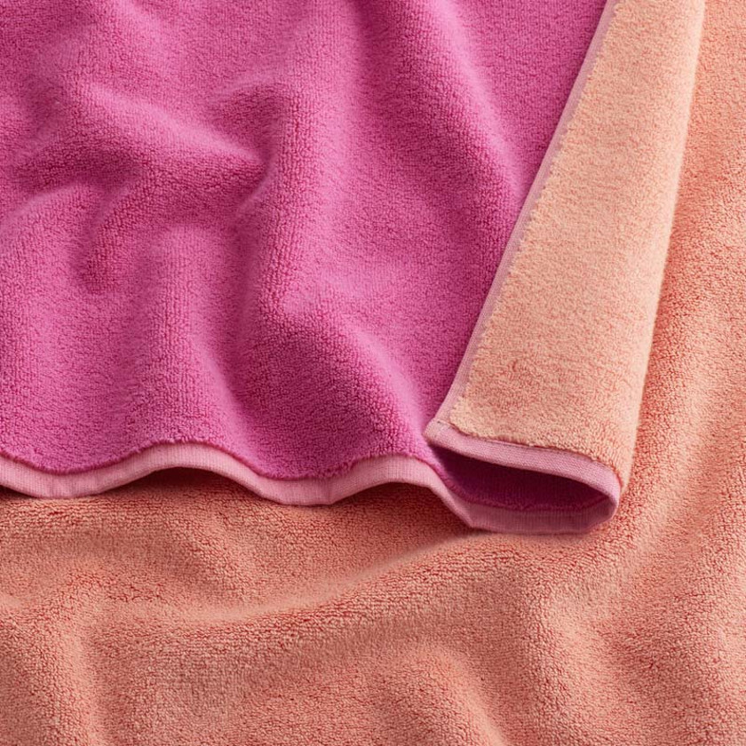 Reversible Solid Bath Towel,Magenta