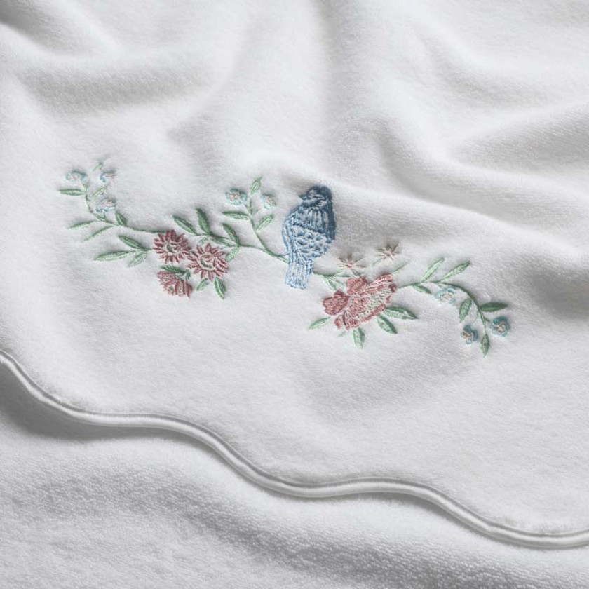 Embroidered Scallop Bath Towel,Bird