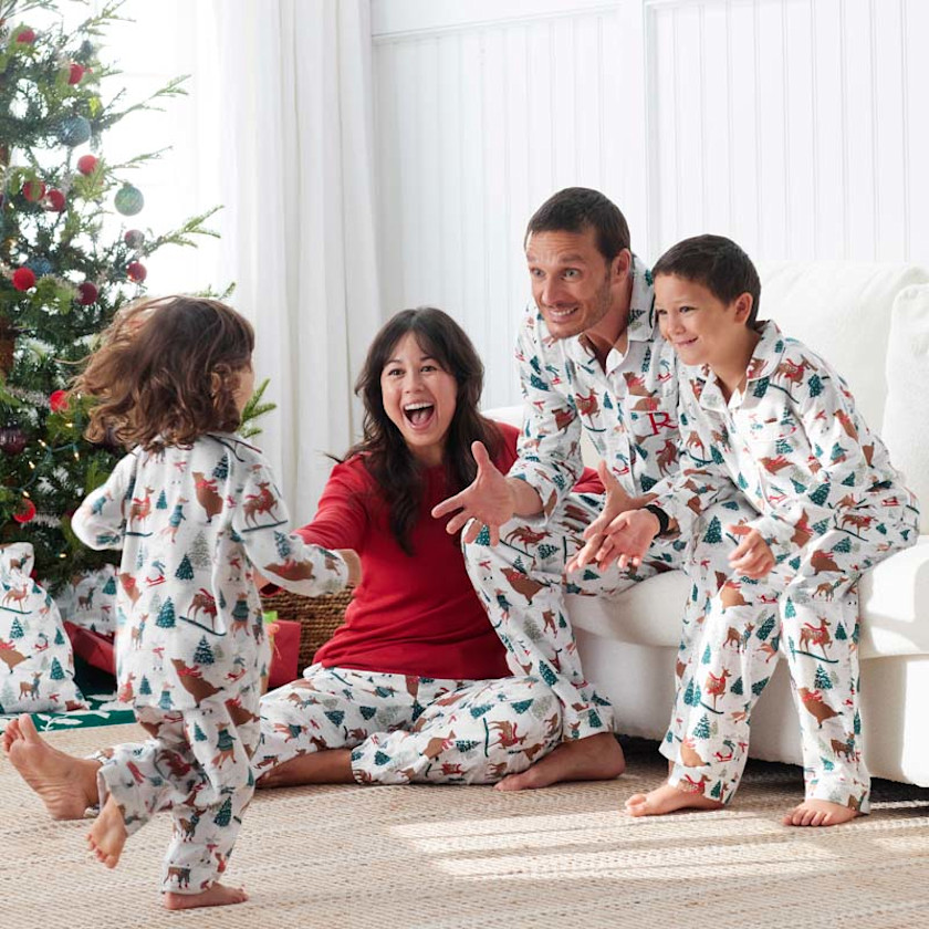 Family Flannel Men's Button-Down Pajama Set - Winter Skating Animals, XXXL,Winter Skating Animals