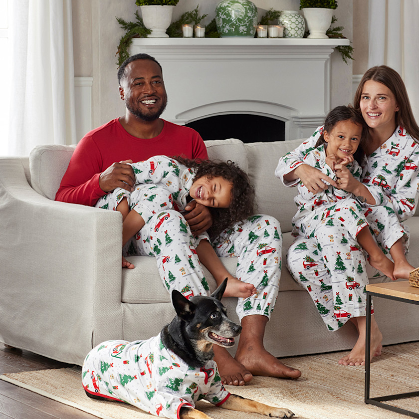 Family Flannel Women's Button-Down Pajama Set,Holiday Haul