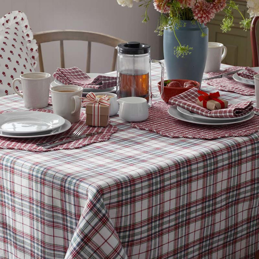 Clara Plaid Yarn-Dyed Tablecloth,Red Multi