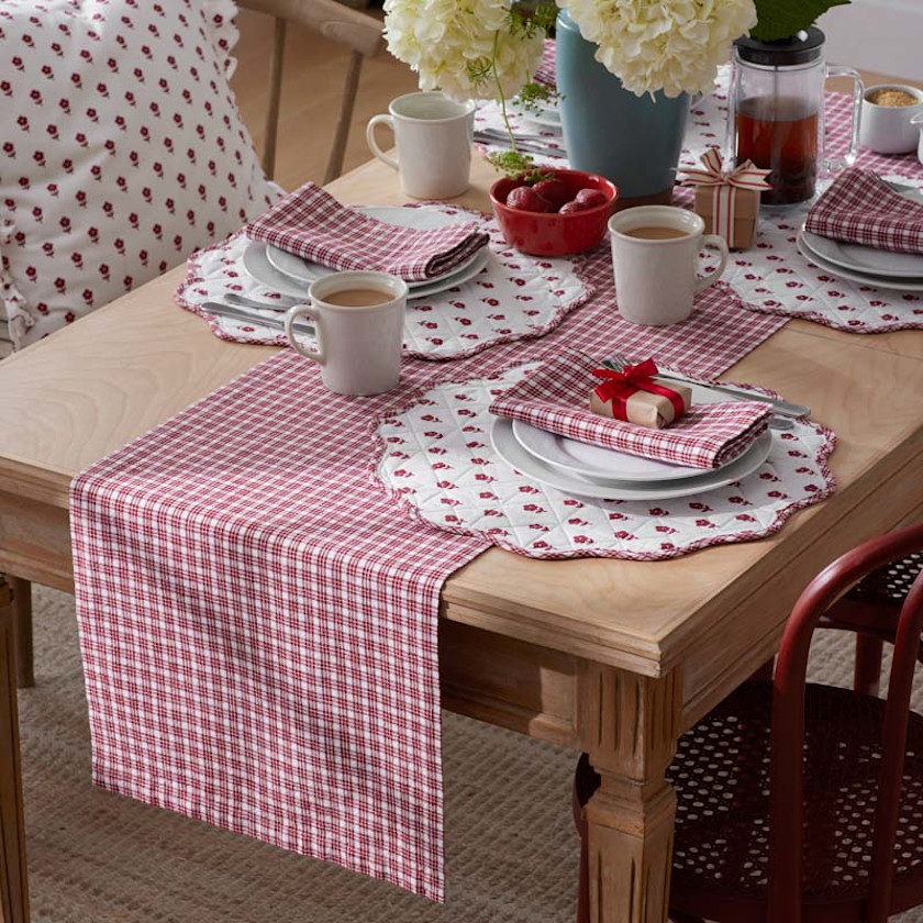 Katherine Plaid Yarn-Dyed Table Runner