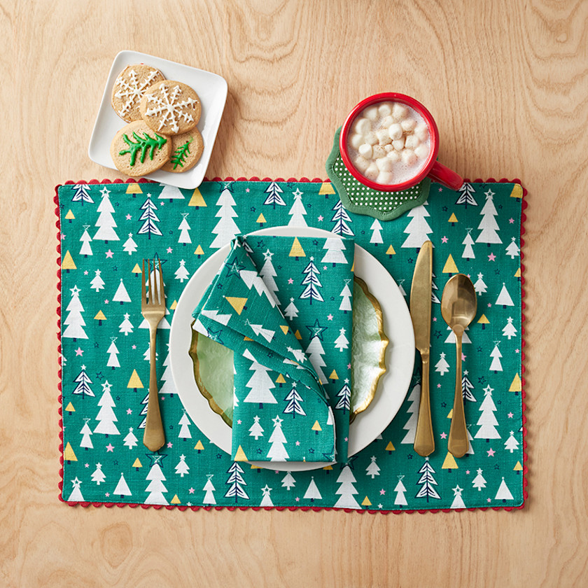 Seasonal Printed Napkins, Set of 4,Frosty Trees