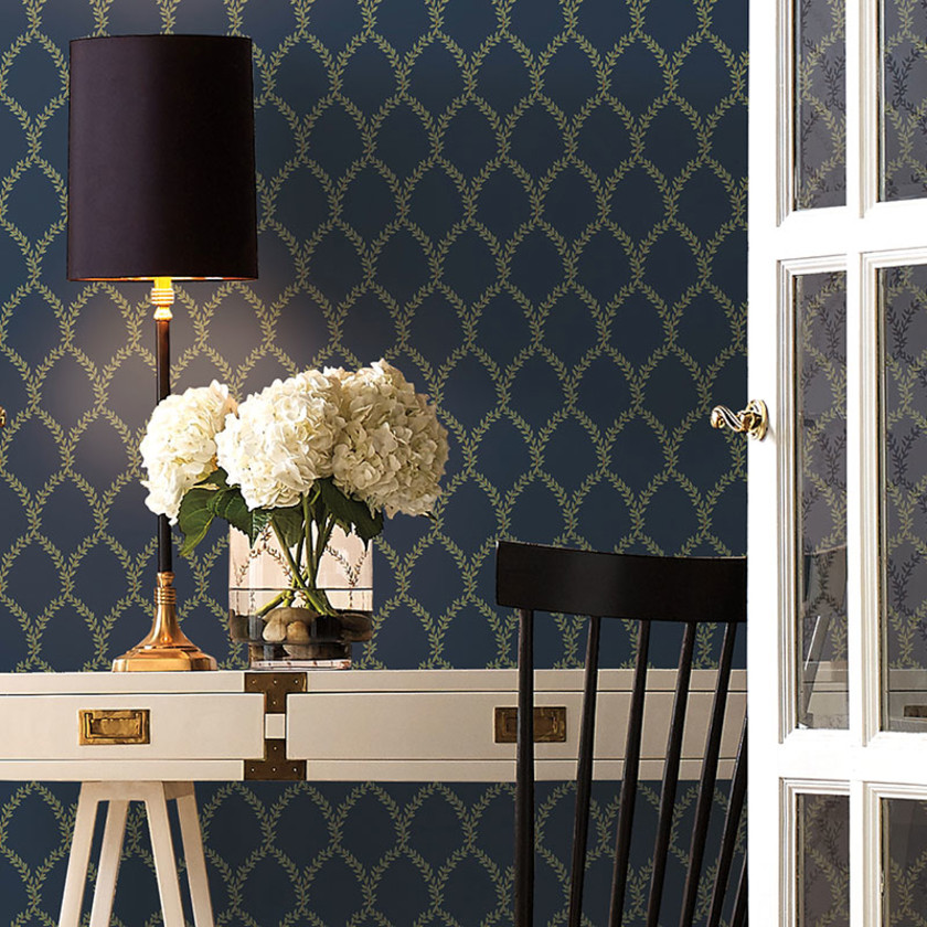 Laurel Traditional Wallpaper - Navy, Swatch,Navy