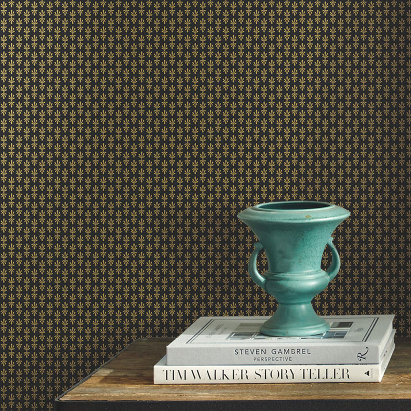 Petal Traditional Wallpaper - Black Metallic Gold,Black & Metallic Gold