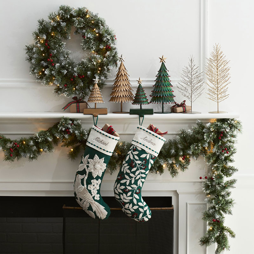 Pre-Lit Frosted Swiss Pine Garland - Green,Green