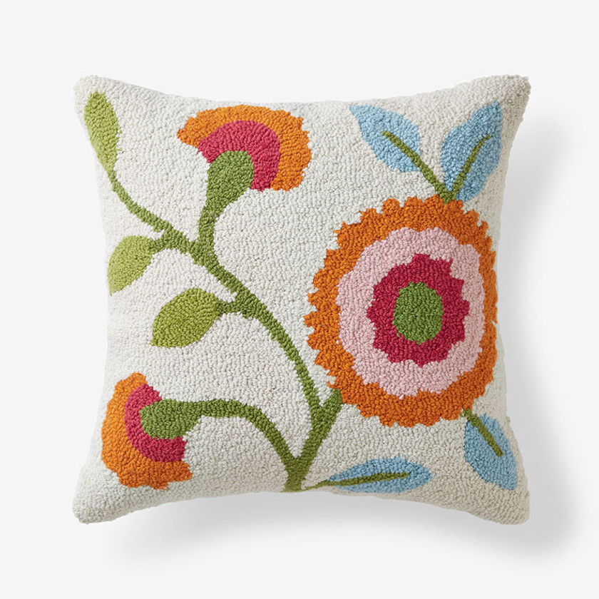 Hand-Hooked Indoor/Outdoor Decorative Pillow