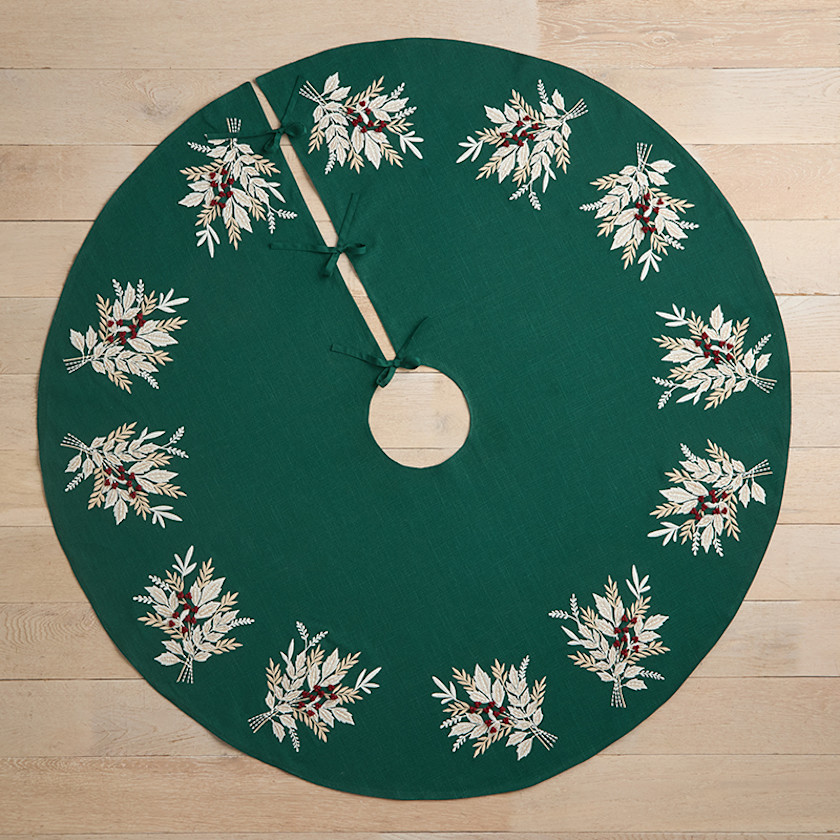 Holiday Tree Skirt,Berry Leaf