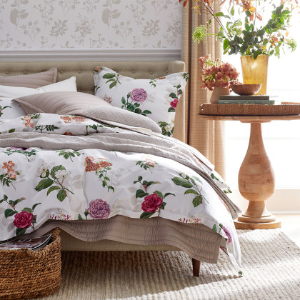 Cameilla Floral Premium Smooth Wrinkle-Free Sateen Comforter - Cream, Queen