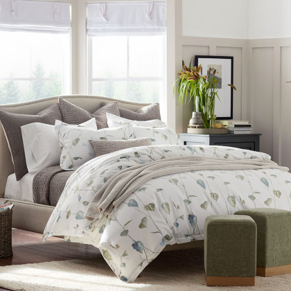 Autumn Leaf Premium Smooth Wrinkle-Free Sateen Comforter - White, Queen