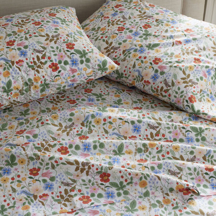 Strawberry Fields Classic Cool Cotton Percale Fitted Bed Sheet - White Multi, Twin