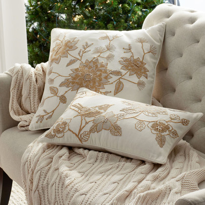Holiday Pillow Cover - Pinecone Flower Ivory