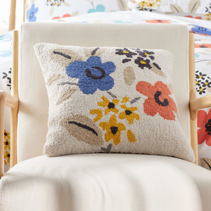 Hand-Hooked Indoor/Outdoor Decorative Pillow - Claudia Floral