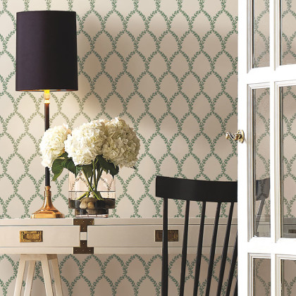 Laurel Traditional Wallpaper - Green & White, Swatch