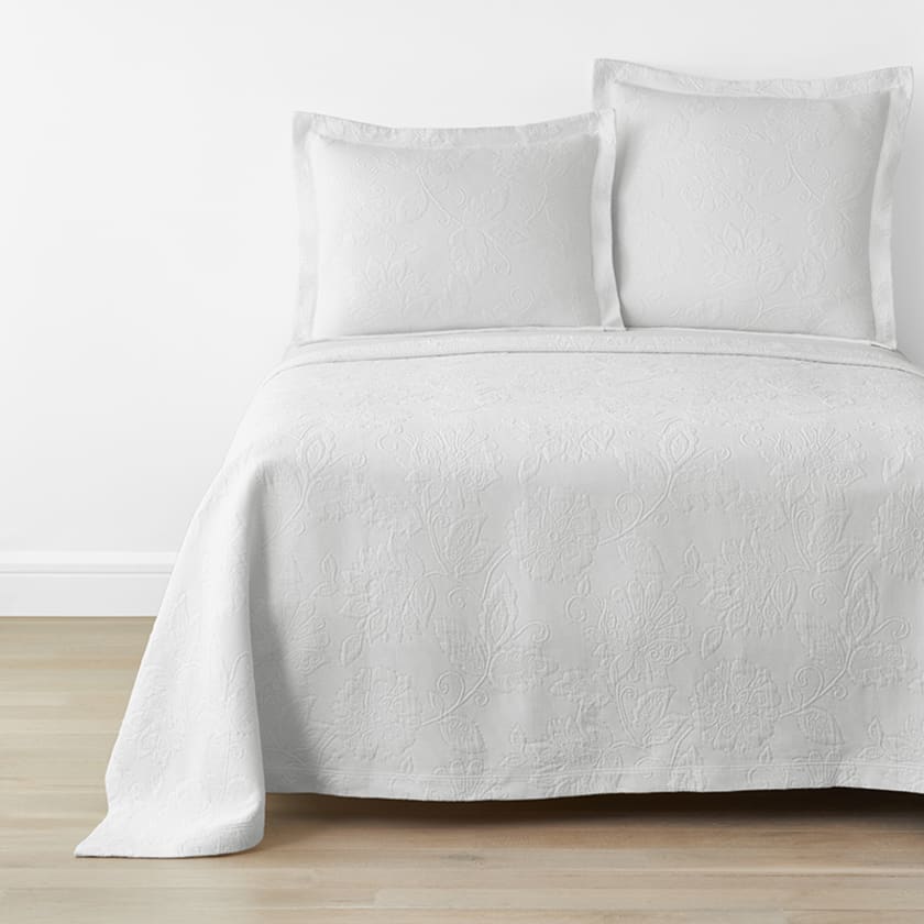 Putnam Cotton Matelassé Bedspread - White