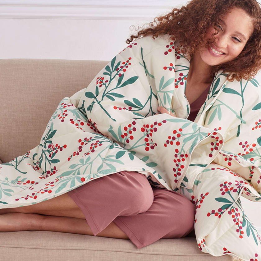 LoftAIRE™ Holiday Throw - Berries