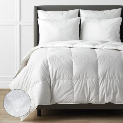 Legends Hotel Primaloft Down Alternative Paisley Comforter Light Warmth - White