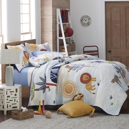 The Company Store Company Kids Jungle White Multi Full/Queen Cotton Quilt